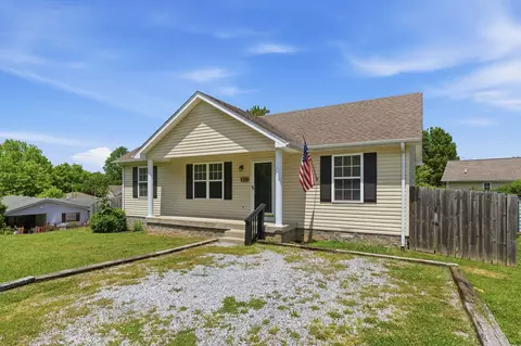 Exterior - 1150 17th Ave E, Springfield, TN 37172 photo 3 of 8