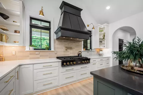 Kitchen - 796 Deberry Rd, Morrison, TN 37357 photo 4 of 6
