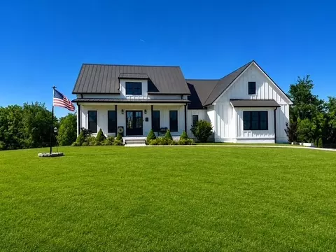 122 Hillside Dr, Dickson, TN 37055