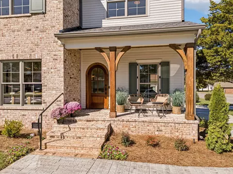 Exterior - 304 Bridge Ave, Murfreesboro, TN 37129 photo 2 of 5