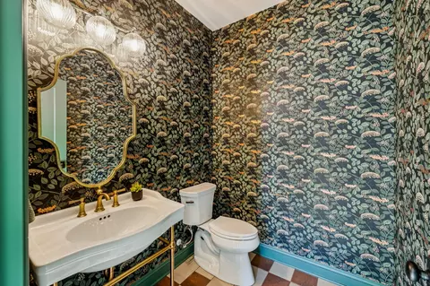 Bath - 304 Bridge Ave, Murfreesboro, TN 37129 photo 1 of 6