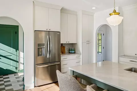Kitchen - 304 Bridge Ave, Murfreesboro, TN 37129 photo 5 of 6