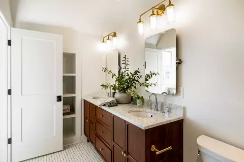 Bath - 304 Bridge Ave, Murfreesboro, TN 37129 photo 4 of 6