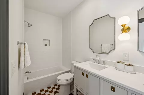 Bath - 304 Bridge Ave, Murfreesboro, TN 37129 photo 6 of 6