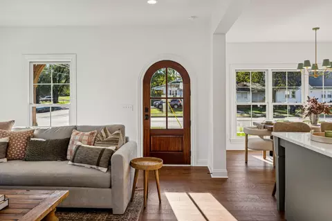 Entry Way - 304 Bridge Ave, Murfreesboro, TN 37129 photo 1 of 2