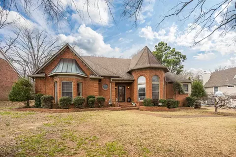 1741 Wood Oak Dr, Cordova, TN 38016