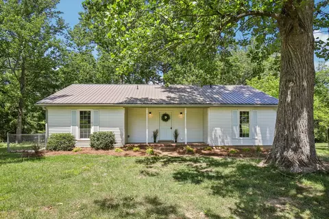 204 Link Rd, Cottontown, TN 37048