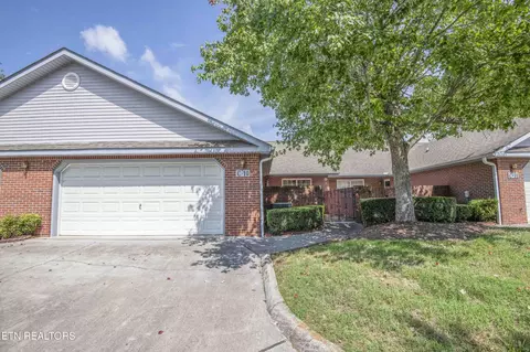 805 Cedar Ln #C10, Knoxville, TN 37912