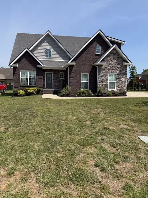 5016 Lady Thatcher Dr, Murfreesboro, TN 37129