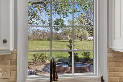 1553 N Main St, Mount Pleasant, TN 38474