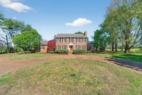 1553 N Main St, Mount Pleasant, TN 38474