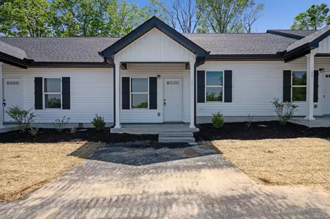 80 Stone Gate Ln, Hartsville, TN 37074