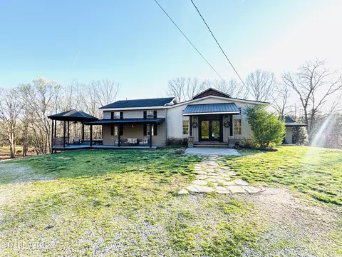 675 Mashburn Dr, Lenoir City, TN 37772