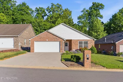 128 Ann Cove Ln, Powell, TN 37849