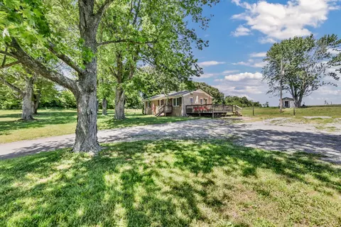 1068 Hugh Hunter Rd, Oak Grove, KY 42262