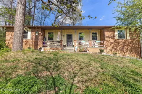 126 Newport Dr, Oak Ridge, TN 37830