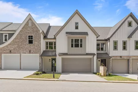 9702 Dutton Ln, Ooltewah, TN 37363