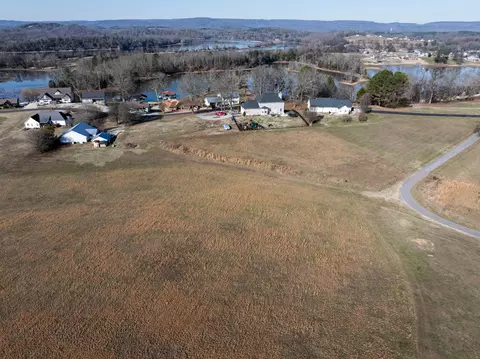 2 Riverbend Dr, Dayton, TN 37321