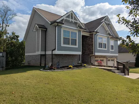 1053 Jonas Dr, Soddy Daisy, TN 37379