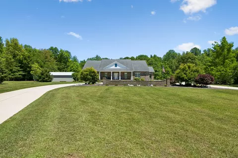 Exterior - 800 Grove Rd, Morrison, TN 37357 photo 4 of 9