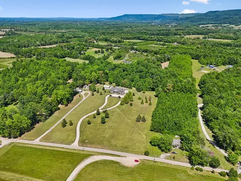 View/Area - 800 Grove Rd, Morrison, TN 37357 photo 2 of 3