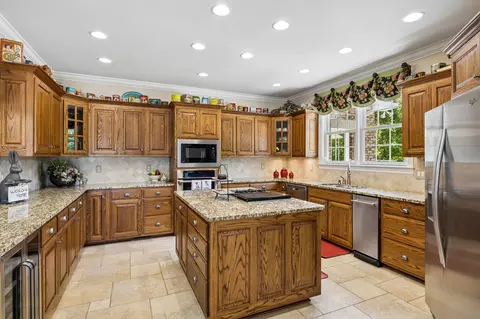 Kitchen - 800 Grove Rd, Morrison, TN 37357 photo 1 of 3