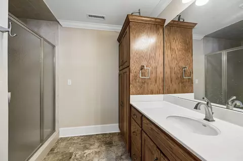 Bath - 800 Grove Rd, Morrison, TN 37357 photo 6 of 6