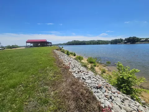 1695 Hardin Bottom River Rd, Clifton, TN 38425