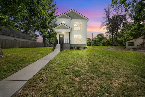 704 Perry Dr, Springfield, TN 37172