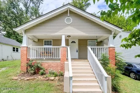305 NW Jenso Dr, Knoxville, TN 37912