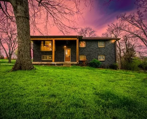 127 Veebelt Dr, Hendersonville, TN 37075