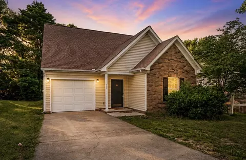 902 Tom Hailey Blvd, La Vergne, TN 37086
