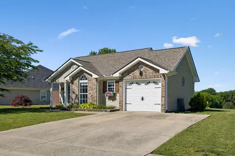 813 Magnolia Blvd, White House, TN 37188