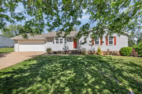 630 Edgefield Dr, Hohenwald, TN 38462