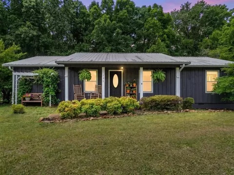 135 Briarwood Ct, Estill Springs, TN 37330