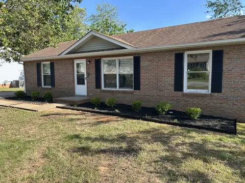 1480 Sunshine Dr, Clarksville, TN 37042