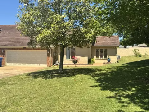 2136 Vaden Village Dr, Chattanooga, TN 37421