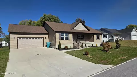 32 Capitol Dr, Crossville, TN 38555