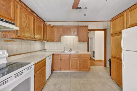 Kitchen - 232 Old Highway 99, Eagleville, TN 37060 photo 2 of 3