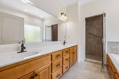 Bath - 314 Ginger Dr, Dover, TN 37058 photo 1 of 5