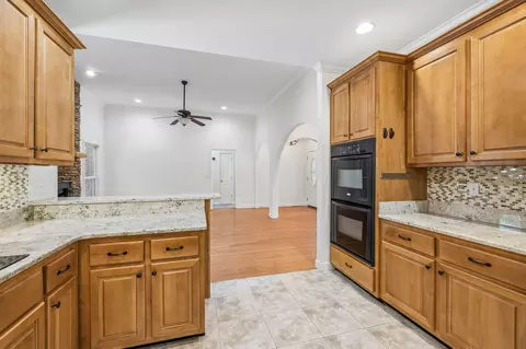 Kitchen - 314 Ginger Dr, Dover, TN 37058 photo 4 of 6