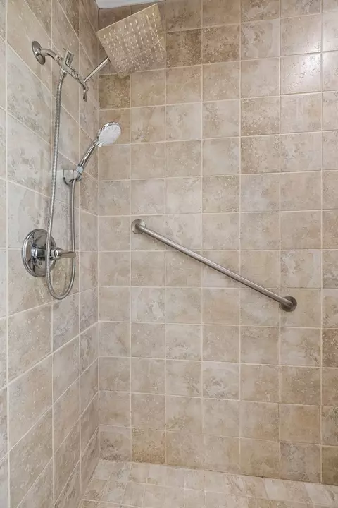 Bath - 314 Ginger Dr, Dover, TN 37058 photo 3 of 5