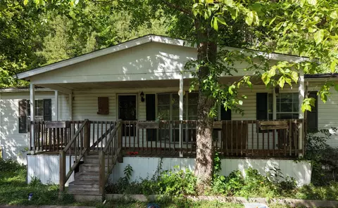 1720 Bear Creek Rd, Collinwood, TN 38450