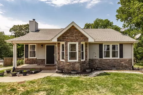 748 W Creek Dr, Clarksville, TN 37040