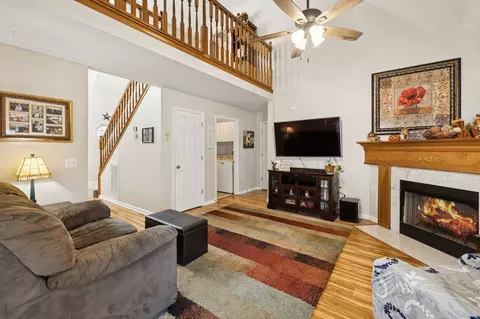 Entry Way - 1524 Quantum Ct, Murfreesboro, TN 37128 photo 5 of 10