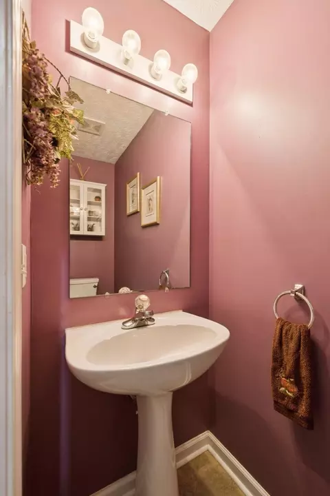 Bath - 1524 Quantum Ct, Murfreesboro, TN 37128 photo 2 of 4