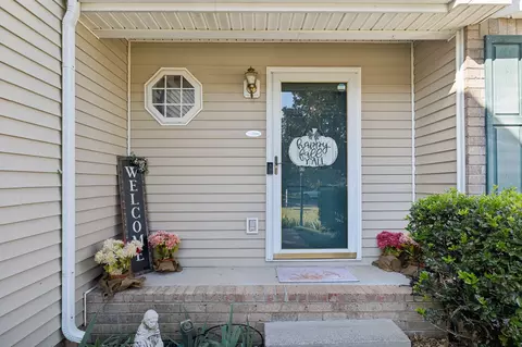 Entry Way - 1524 Quantum Ct, Murfreesboro, TN 37128 photo 2 of 10