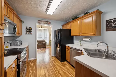 Kitchen - 1524 Quantum Ct, Murfreesboro, TN 37128 photo 2 of 2