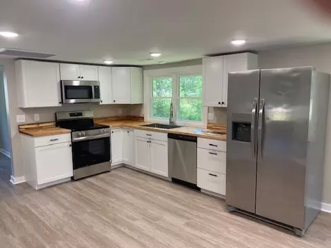 105 Mcgee Ln, Loretto, TN 38469