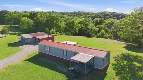 8526 Crawley Hill Rd, Mount Pleasant, TN 38474